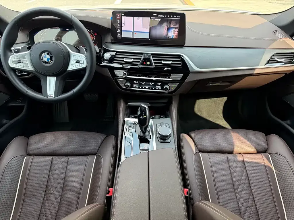 BMW 5 Series — фото 2