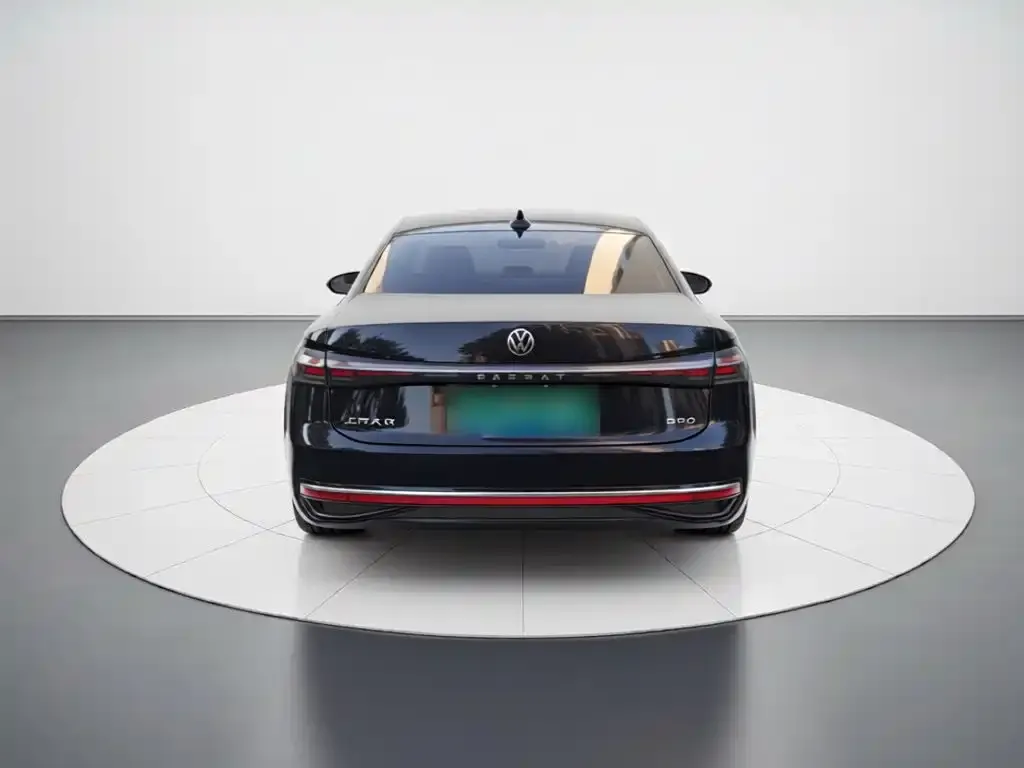 Volkswagen Passat — фото 8