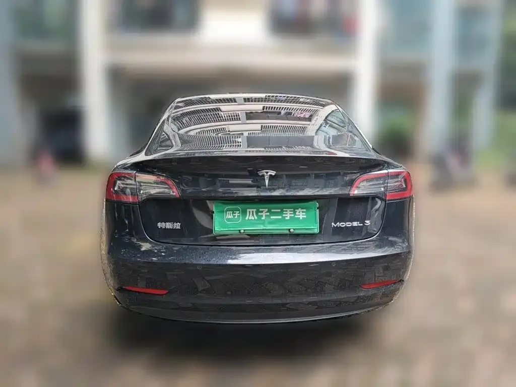 Tesla Model 3 — фото 10
