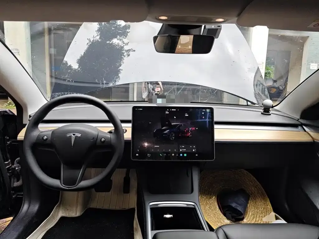 Tesla Model 3 — фото 9