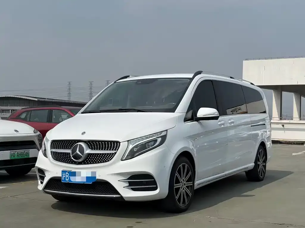 Mercedes-Benz V-Class — фото 1