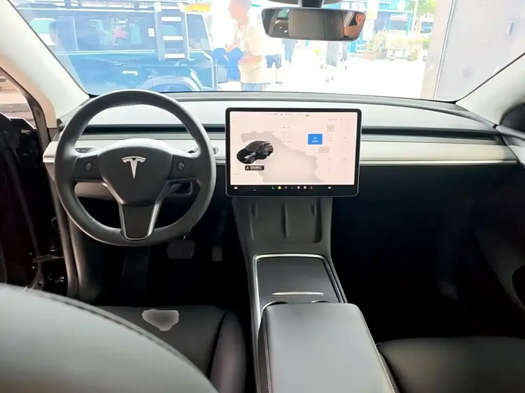 Tesla Model Y — фото 3