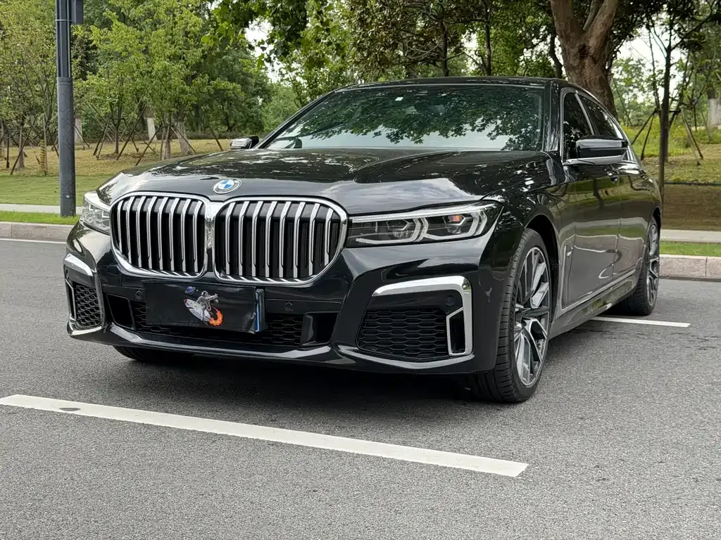 BMW 7 Series — фото 1