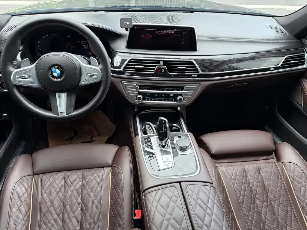 BMW 7 Series — фото 4