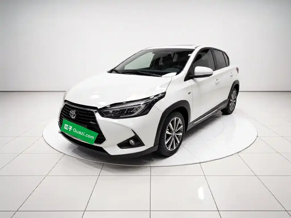 Toyota Yaris L — фото 2