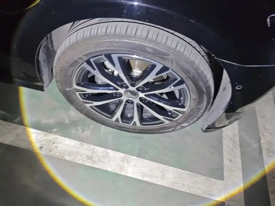 BYD Seal — фото 3