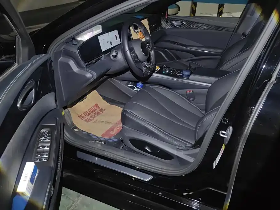 BYD Seal — фото 10