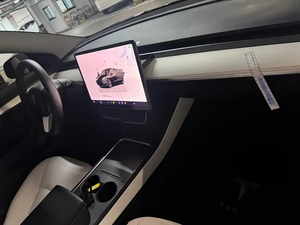 Tesla Model 3 — фото 2