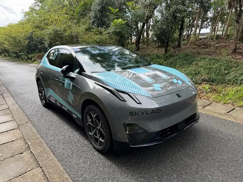 Lynk & Co Z20 — фото 10
