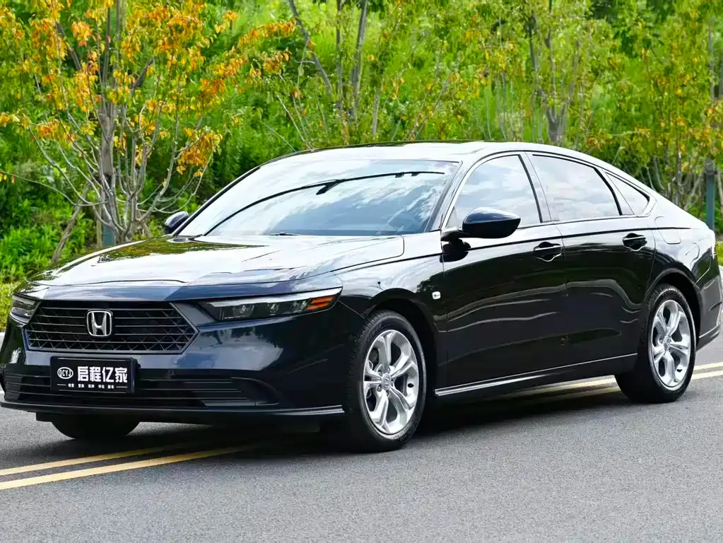 Honda Accord — фото 1