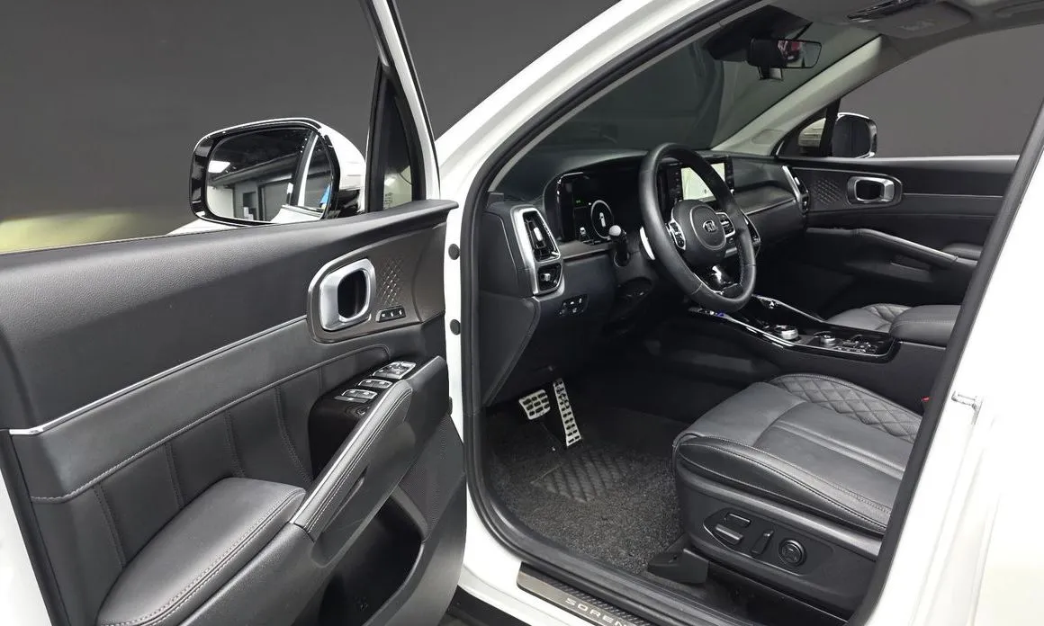Kia Sorento — фото 7