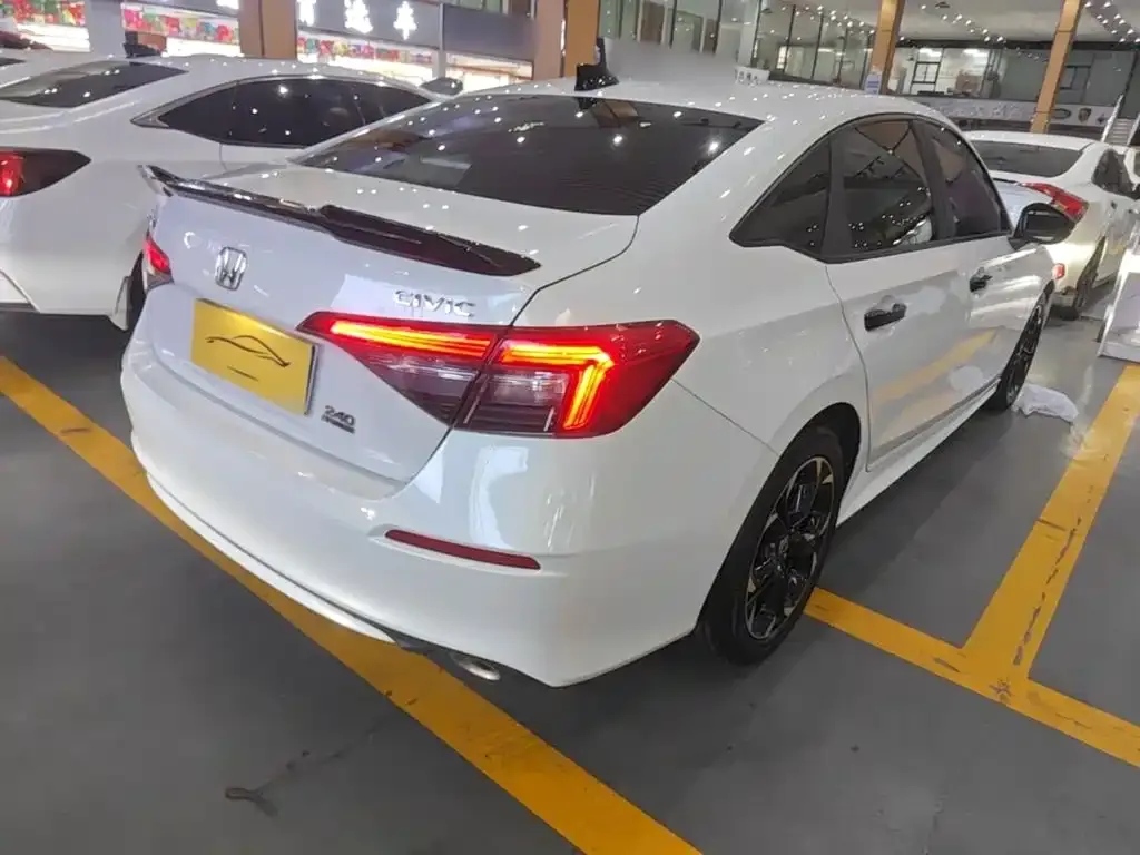 Honda Civic — фото 10