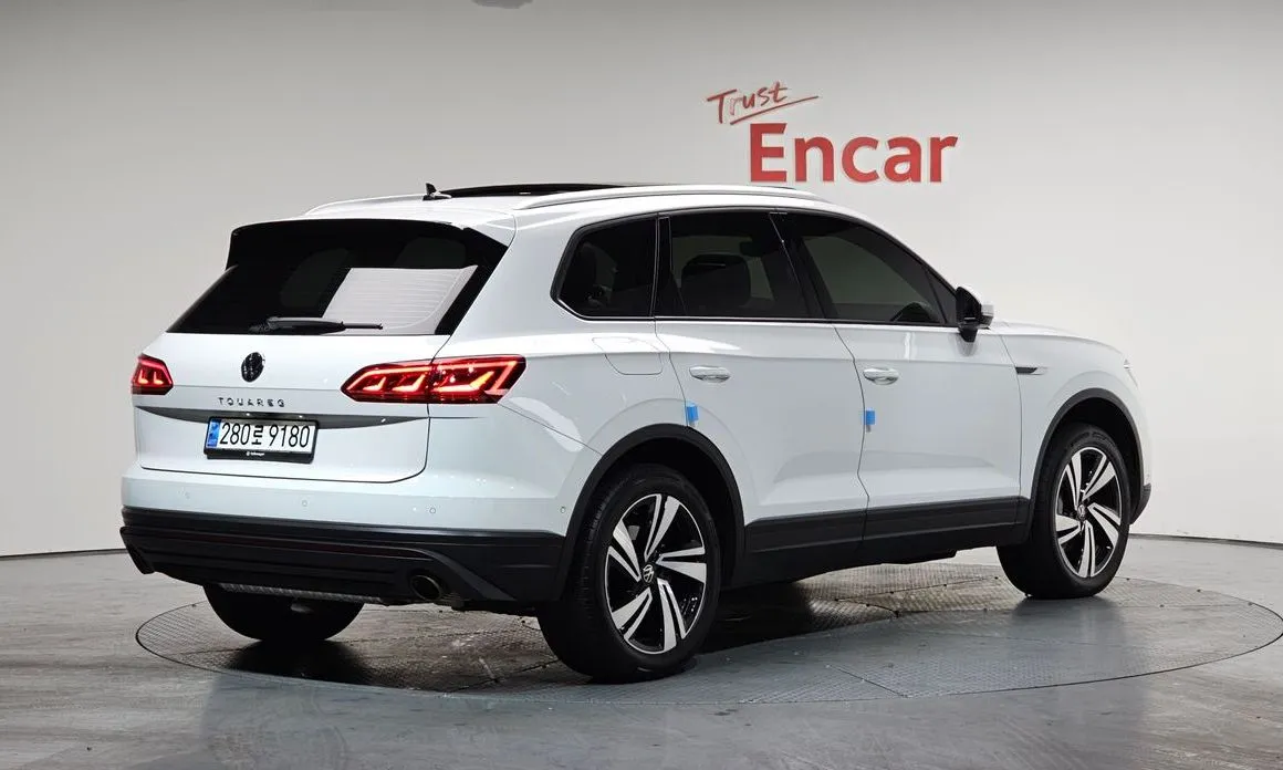 Volkswagen Touareg — фото 3