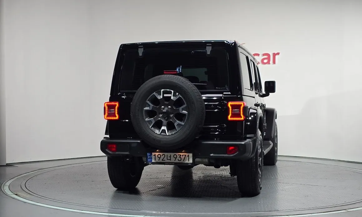 Jeep Wrangler — фото 6