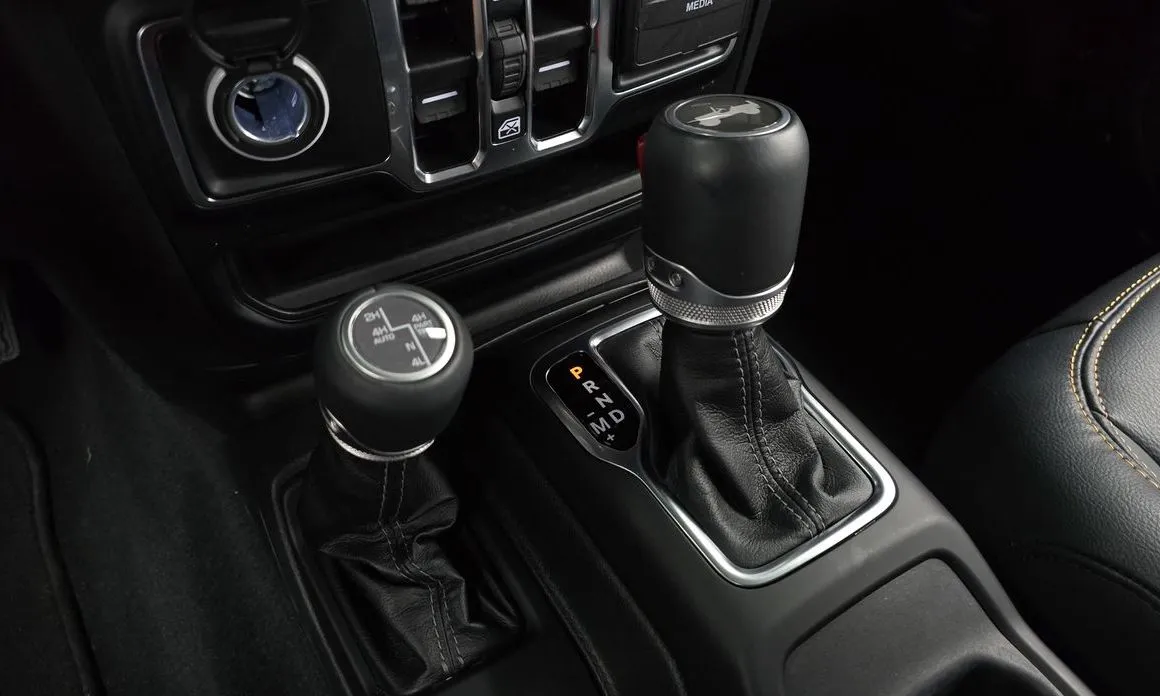 Jeep Wrangler — фото 2