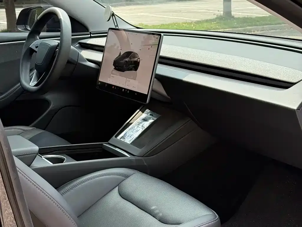 Tesla Model 3 — фото 6