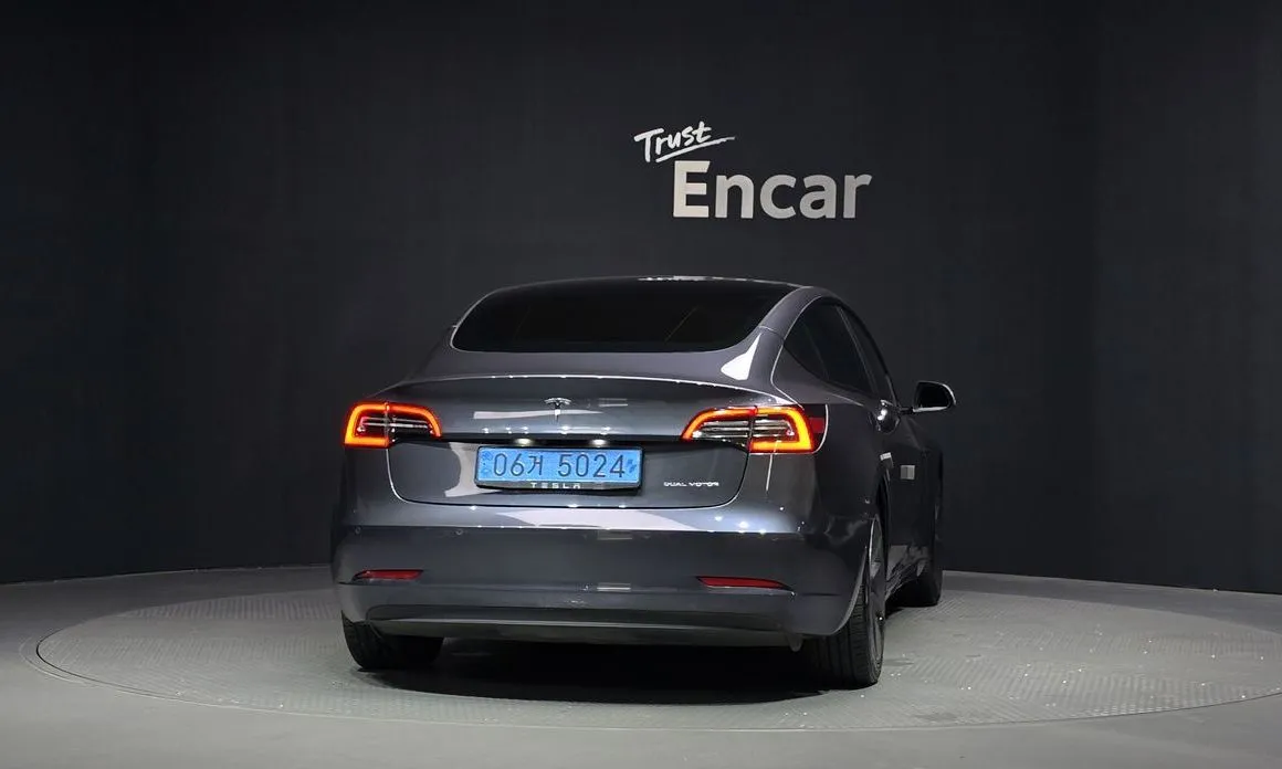 Tesla Model 3 — фото 4