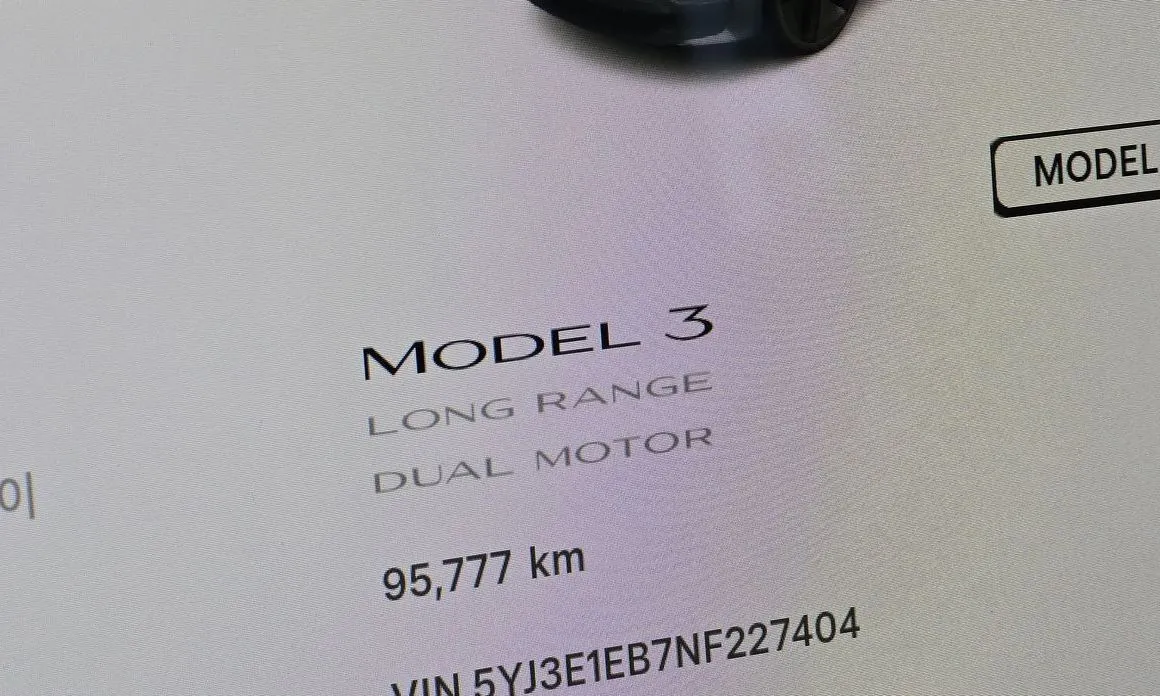 Tesla Model 3 — фото 10