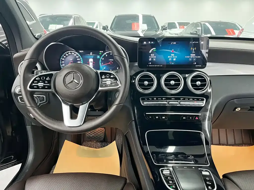 Mercedes-Benz GLC — фото 10