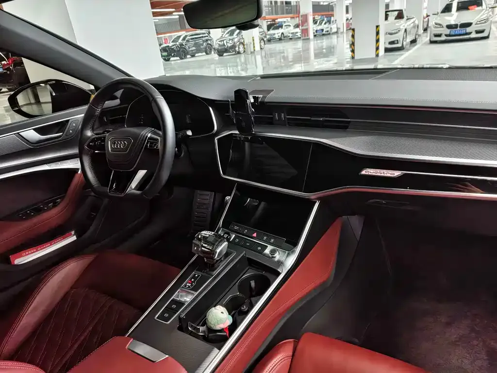 Audi A7L — фото 5