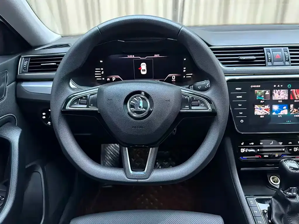 Skoda Superb — фото 10