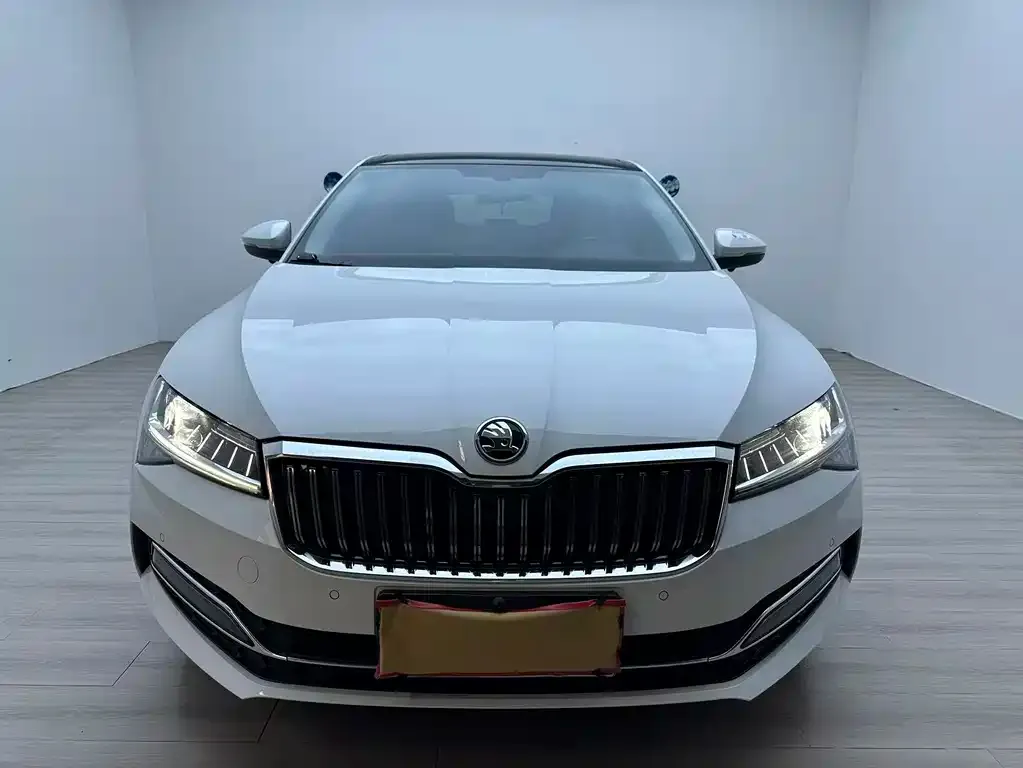 Skoda Superb — фото 4