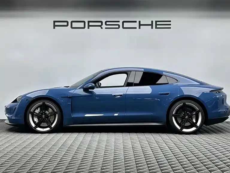 Porsche Taycan — фото 9