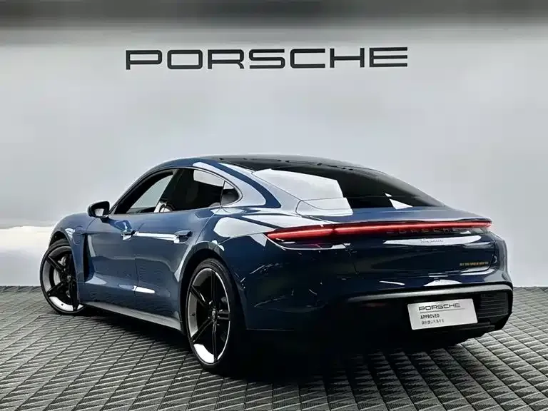 Porsche Taycan — фото 10