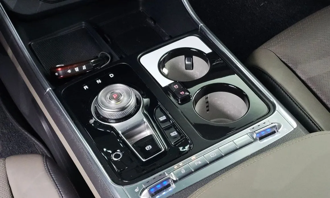 Kia Carnival — фото 10