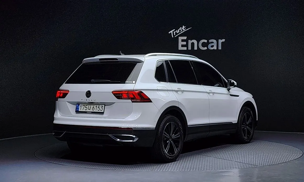 Volkswagen Tiguan — фото 10