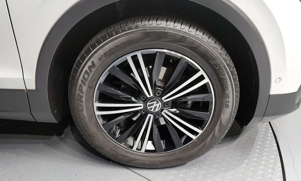 Volkswagen Tiguan — фото 5