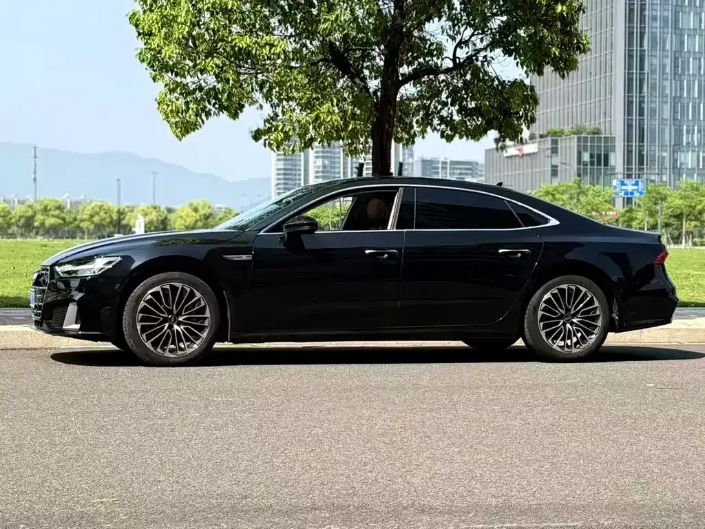 Audi A7L — фото 9