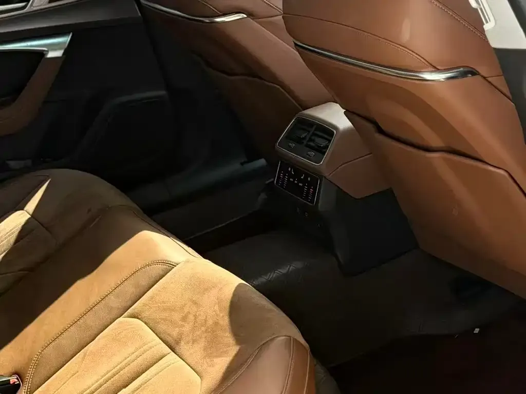 Audi A7L — фото 3