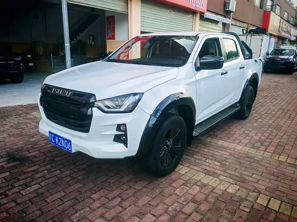 Isuzu D-MAX — фото 1