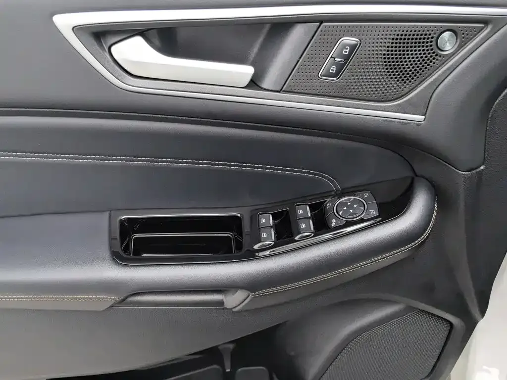 Ford Edge — фото 7
