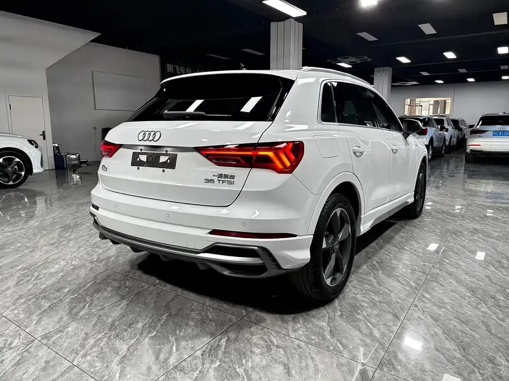 Audi Q3 — фото 7