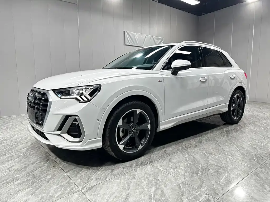Audi Q3 — фото 10
