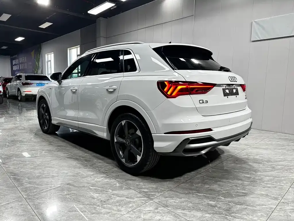 Audi Q3 — фото 9