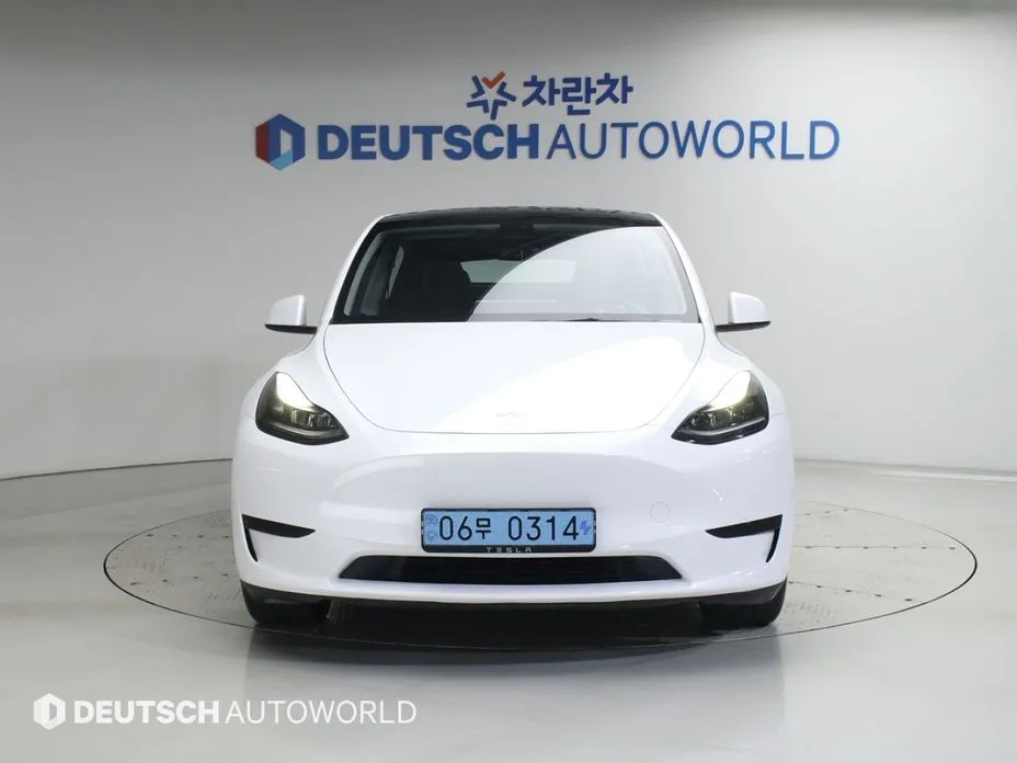 Tesla Model Y — фото 10