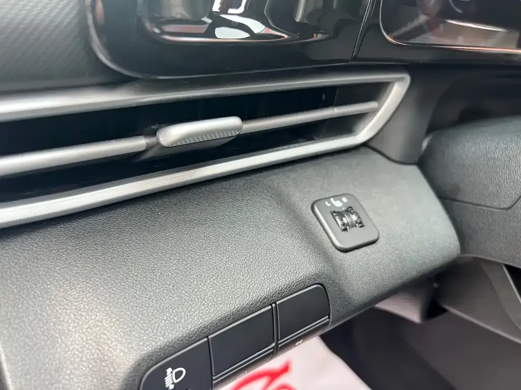 Hyundai Elantra — фото 3