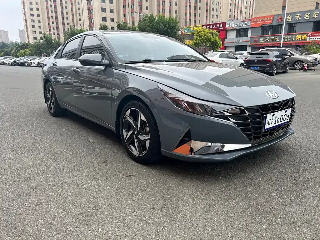 Hyundai Elantra — фото 10