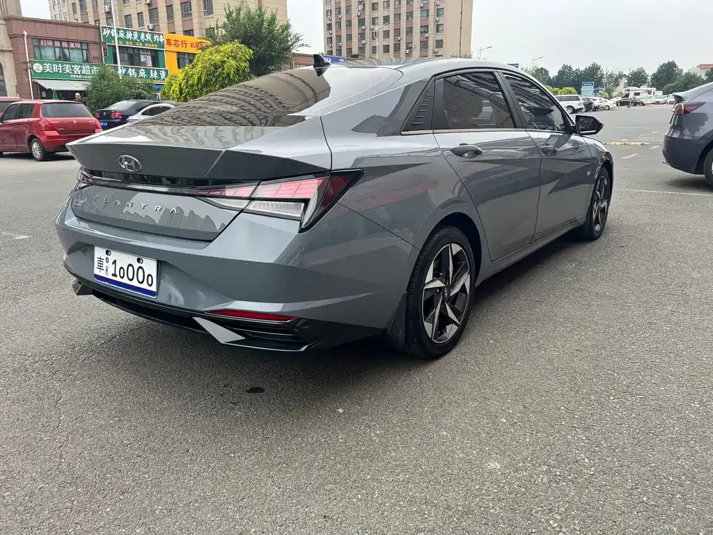 Hyundai Elantra — фото 9