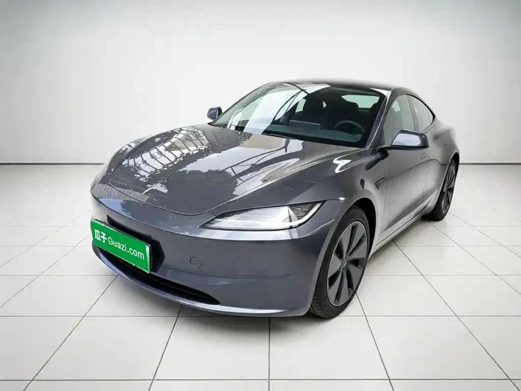 Tesla Model 3 — фото 1