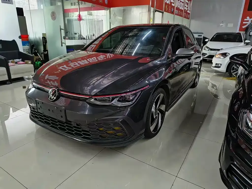 Volkswagen Golf GTI — фото 1