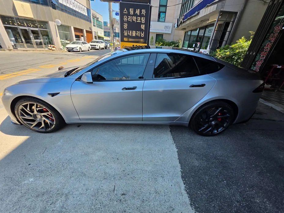 Tesla Model S — фото 6