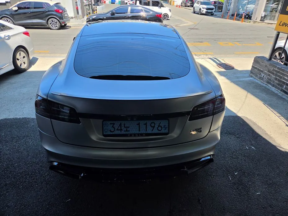 Tesla Model S — фото 8