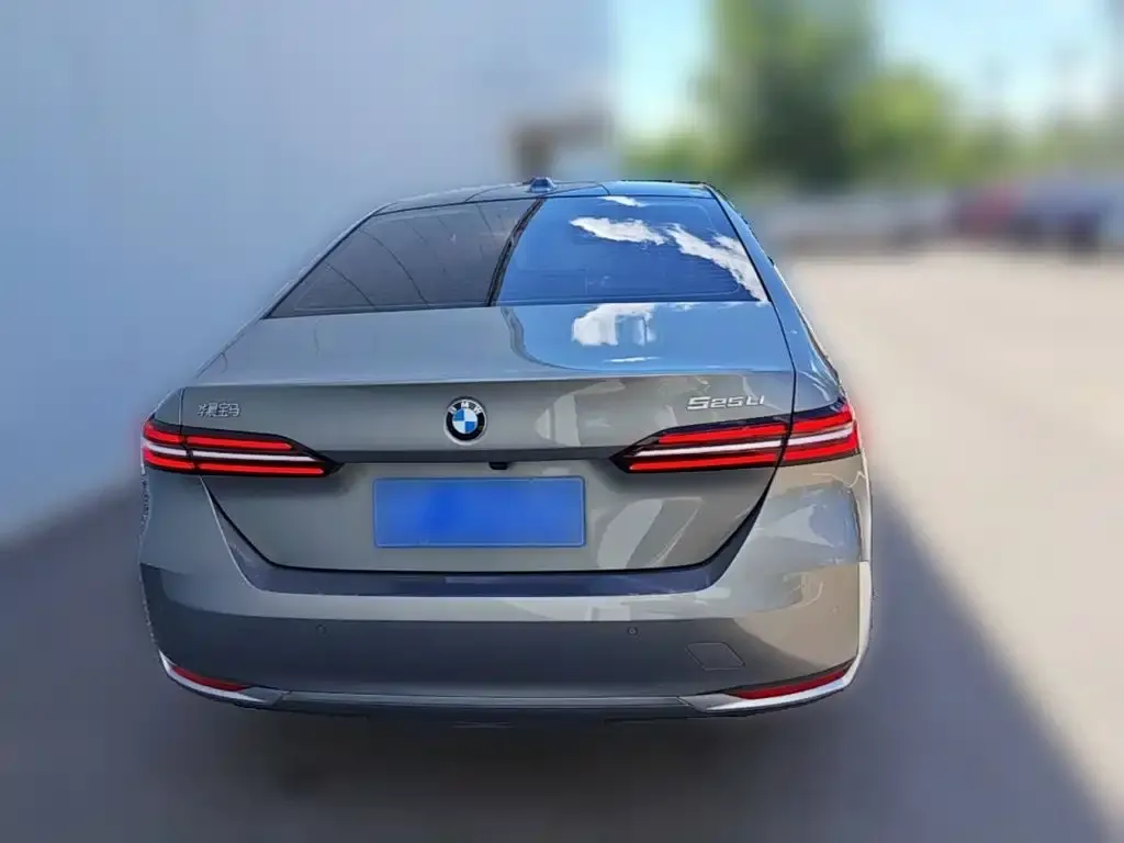BMW 5 Series — фото 2