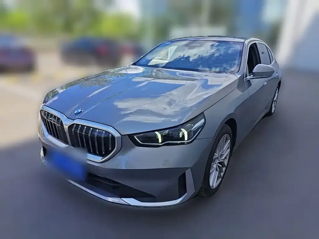 BMW 5 Series — фото 7