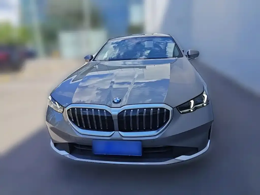 BMW 5 Series — фото 6