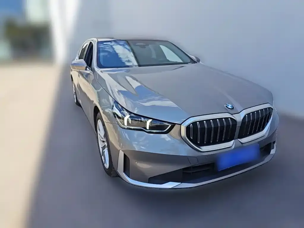 BMW 5 Series — фото 3